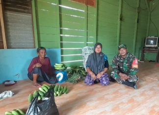 Musim Kemarau Panjang, Kopda Edi Sufriyadi Pantau Hasil Panen Petani Binaannya