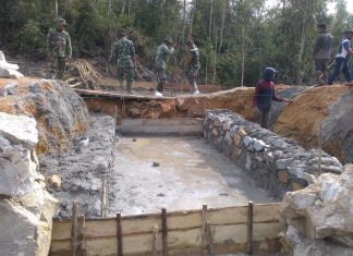 Memasuki Tiga Pekan TMMD, Pembuatan Plat Deker Jalan Tembus Dua Desa Sudah di Cor