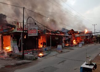Sembilan Petak RukoHabis Dilalap Sijago Merah