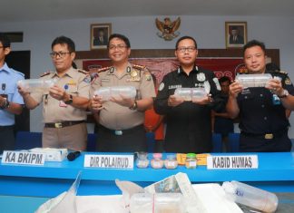 DIT POLAIRUD POLDA KEPRI BERHASIL GAGALKAN PENYELUNDUPAN BENIH LOBSTER SENILAI 33 MILYAR