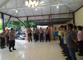 Kapolsek Medan Helvetia Berikan Reward Kepada Anggota Yang Telah Membantu Masyarakat