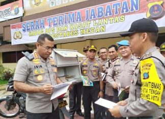 Kapolrestabes Medan Apresiasi Perpustakaan Mini Keliling Polsek Medan Helvetia