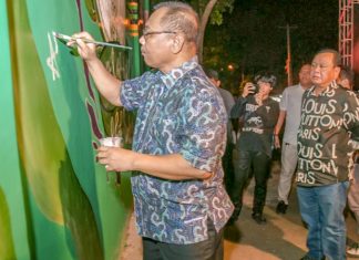 Akhyar Resmikan Mural Di Stadion Teladan Medan