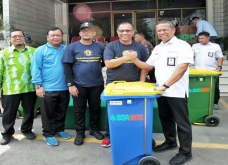 Akhyar Terima 50 Unit Tempat Sampah Dari PT BGR Medan