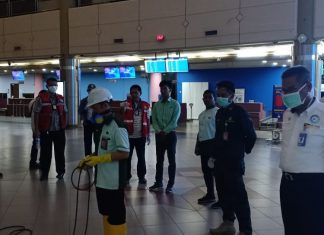 Cegah Meluasnya Covid-19, Pengelola BUBU Hang Nadim Batam Lakukan Disinfektan di Bandara Hang Nadim
