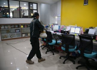 Setelah Bandara, Kantor Pelabuhan Batam dan Kantor BP Batam juga Dilakukan Penyemprotan Desinfektan