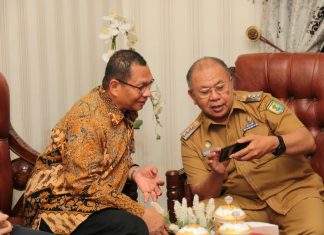 Bupati Sergai Dan Anggota DPR RI Komisi III M.Husni Bertemu Di Aula Tengku Rizal Nurdin