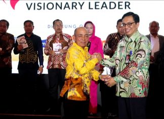 HM Harris Terima Penghargaan di Visionary Leader