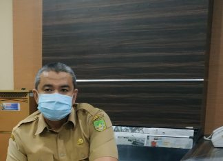 Pemko Batam memberikan 200 Paket sembako Pada Awak Media