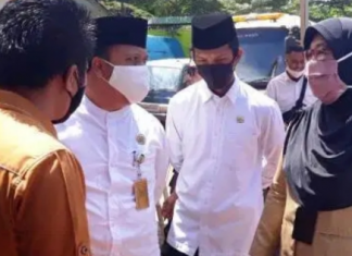 Anggota Komisi l sidak Kantor disdukcapil Kota Batam