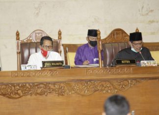 Wawako Hadiri Rapat Paripurna Pandangan Umum Fraksi atas Ranperda APBD Perubahan 2020 di DPRD Batam