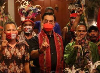Warga Alor Kota Batam Persembahkan Tarian Cakalele dan Selendang Merah untuk Soerya Respationo