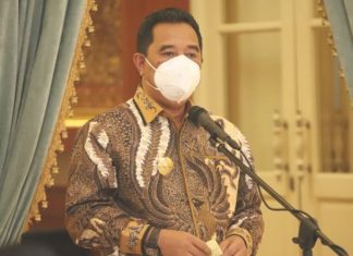 Pjs Gubernur Kepri Imbau Pendemo Tidak Rusak Fasilitas Negara dan Anarkis