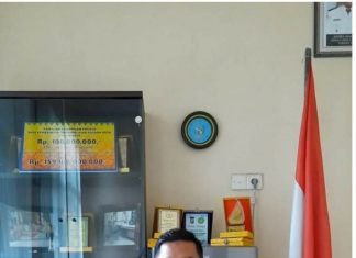 Diduga Kepala desa Tarai bangun Tidak menghormati norma Lambang Pancasila dan UUD 1945