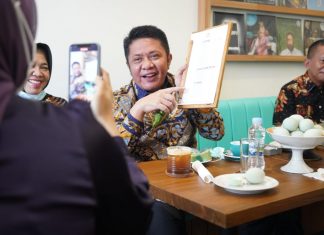 Gubernur Ingatkan Pelaku UMKM untuk Promosikan Kuliner Khas Sumsel