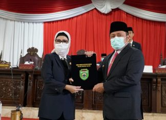 HD Sampaikan Pendapat Akhir terhadap Dua Raperda Inisiatif DPRD Prov. Sumsel