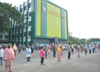 Menyambut Bulan Suci Ramadhan Pangdam I/BB DanPimpinan Bank BRI Memberikan Sembako pada Masyarakat yang Membutuhkan