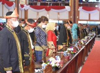 Rapat Paripurna Istimewa Peringatan Hari Jadi Prov. Sumsel Ke-75; DPRD Bersama Gubernur Launching Perda tentang Arsitektur Bangunan Berornamen Jati Diri Budaya di Sumatera Selatan