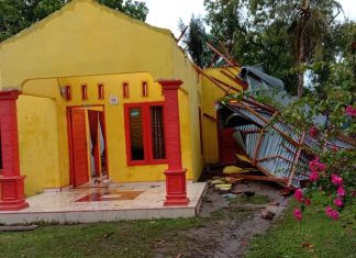 Hujan deras disertai angin kencang melanda Desa Sialang kec.Bangun Purba