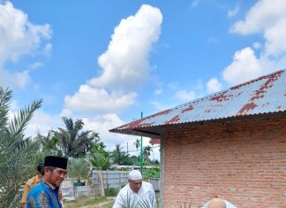 Tanam bibit Kurma sembari Bersilaturahmi, Dua Deputi BANK INDONESIA Riau berkunjung ke Kediaman Ketua DPP Santri Tani Nu T.Rusli Ahmad