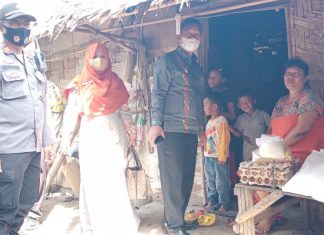 Kunjungan Muspika Tanjung Morawa dan membagikan sembako ke keluarga Suyitno Warga Lengau sebrang