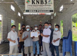 Tingkatkan Hasil Tangkapan, PT Timah Tbk Berikan Bantuan Jaring untuk KUB Nelayan Perbatasan Desa Pongkar