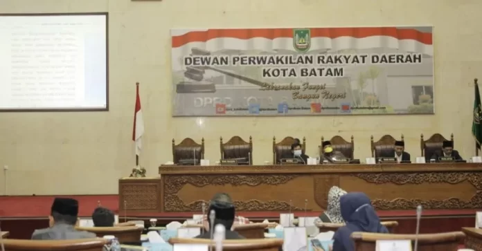 Rapat Paripurna di Pimpin Ketua DPRD Kota Batam Nuryanto