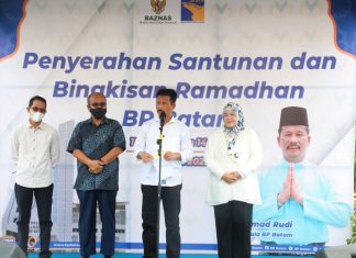 Berbagi Kebahagiaan, Kepala BP Batam Serahkan 1.500 Paket Bingkisan Ramadhan 1443 H