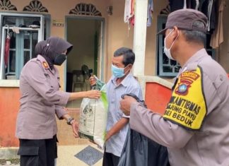 Semoga Bermanfaat untuk Warga, Polsek Seibeduk Bagikan Sembako