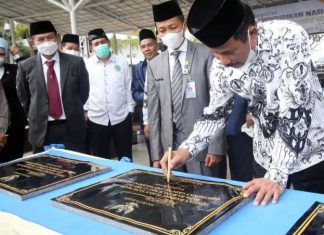 Ketua DPRD Kota Batam Ikut Menghadirin Upacara Hari Pendidikan Nasional