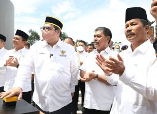 Menko Perekonomian Resmikan Masjid Tanwirun Naja