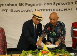Kepala BP Batam Serahkan SK Pegawai Ke PT BIB