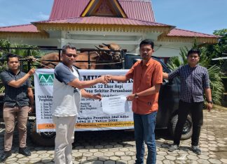 PT Musim Mas Salurkan Bantuan Hewan Qurban Untuk Desa Sekitar Operasional