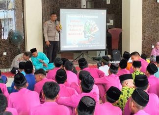 Polisi Beri Materi Bahaya Narkoba dan Pergaulan Bebas ke Siswa SMP Islam
