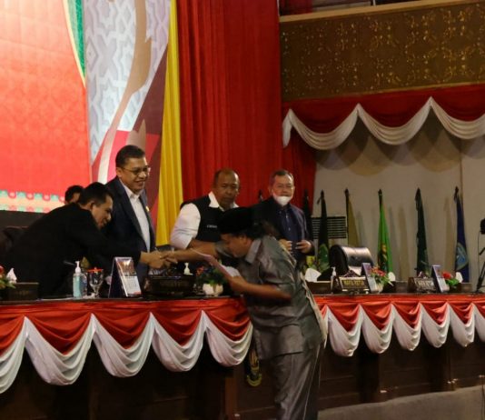 DPRD Kepri Setujui LPP APBD Kepri Tahun 2021 Menjadi Perda