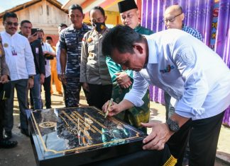 Gubernur Ansar Resmikan RPJ Tuah Bunda Dabo Singkep Gubernur Ansar Resmikan RPJ Tuah Bunda Dabo Singkep