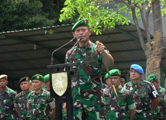 Pangdam V/Brawijaya bersama Prajurit Kodam V/Brawijaya ikuti Apel Kesiapsiagaan TNI-AD TA. 2022 yang Dipimpin Kasad
