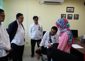 BP Batam Gelar Bakti Sosial, Serahkan Bantuan Kepada Para Pensiunan