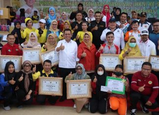 Gubernur Ansar Hadiri Senam Sehat Sempena HKN ke-58 di Gedung Daerah