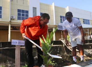 Gubernur Ansar bersama Warga Ganet Senam Sehat dan Tanam Pohon Pinang