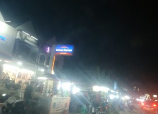 PK 5 leluasa berjualan di Row jalan Tiban Princes,Pihak Dinas Sat-Pol PP Diam di Tempat