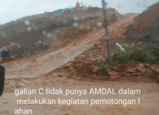 Lumpur Tanah berserakan Akibat Pemotong Lahan Galian C Perum Himalaya