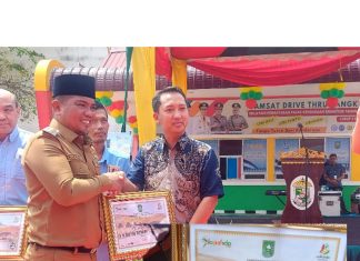 Gubernur Riau Resmikan Samsat Drive Thru, PT Musim Mas Raih PAP