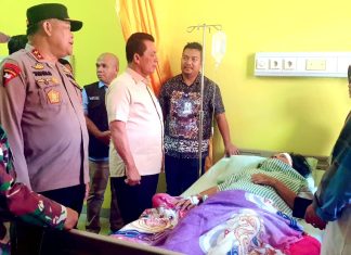 Gubernur Ansar Jenguk Korban Longsor yang Dirawat di RSUD Natuna