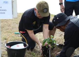 Tanam Pohon untuk Peringati Hari Air Sedunia