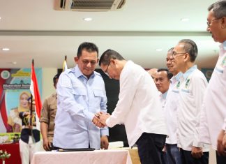 Gubernur Ansar Hadiri Silatnas dan Pengukuhan IKA UNRI Kota Batam