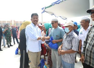 Kepala BP Batam Distribusikan 7.700 Paket Sembako Subsidi di Kecamatan Nongsa