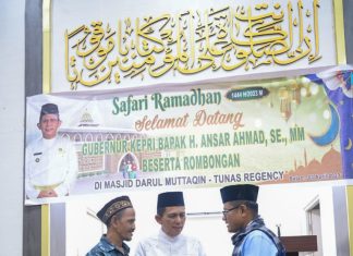 Safari Ramadhan Gubernur Ansar ke Masjid Darul Muttaqin Sagulung Batam