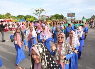 Pawai Taaruf STQH Kepri X: Kafilah Batam Usung Tema Kota Baru