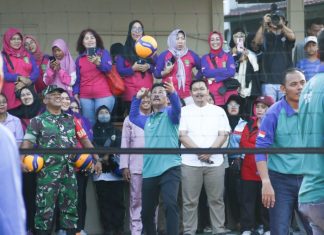 Pererat Silaturahmi, Wako Batam, DPRD Batam dan Forkompinda Batam Buka Turnamen Bola Voli